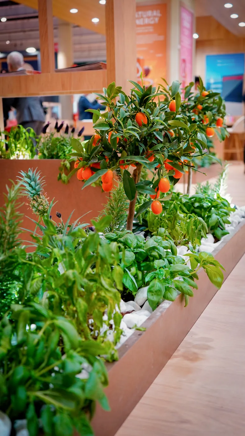 Stand de feria montado por ROCMA — stand con jardín vertical